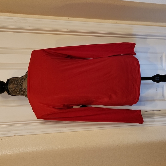 Red Long-Sleeved Cotton Top - Picture 7 of 7
